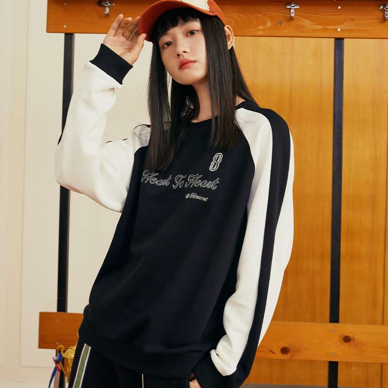 レディース ハートロゴ入りラグランスウェット
